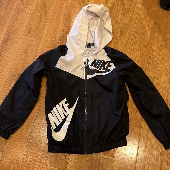 Nike boys windbreaker jacket - Picture 3 of 7